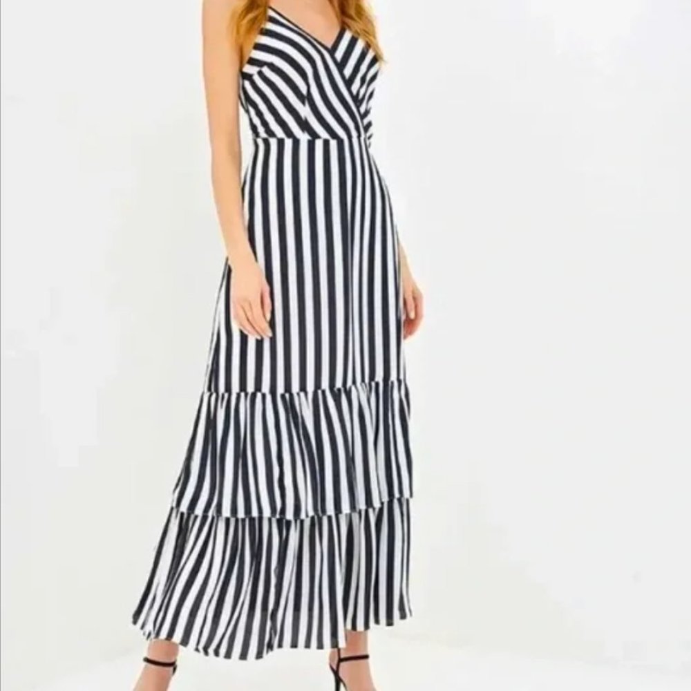 Banana Republic Maxi Dress Size 00P Black White Stripe Tiered Ruffle Sleeveless